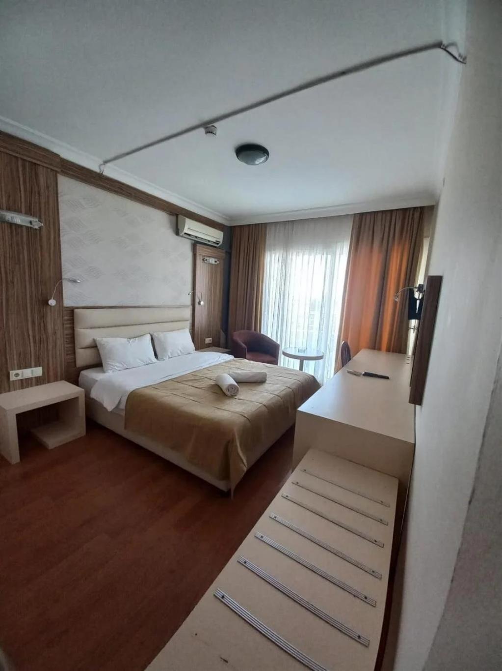 Moonstar Hotel คูซาดาซี ภายนอก รูปภาพ